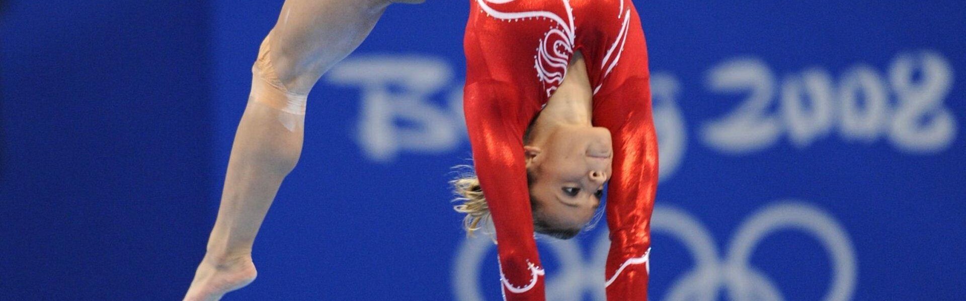 【爱游戏官方入口】阿尔卡拉斯强势晋级温网四强 新生代天王剑指生涯第二座大满贯