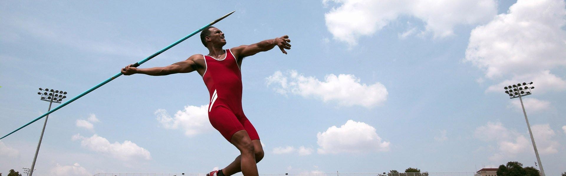 爱游戏官方入口：NBA季后赛激战正酣 东西部豪强争夺总决赛门票