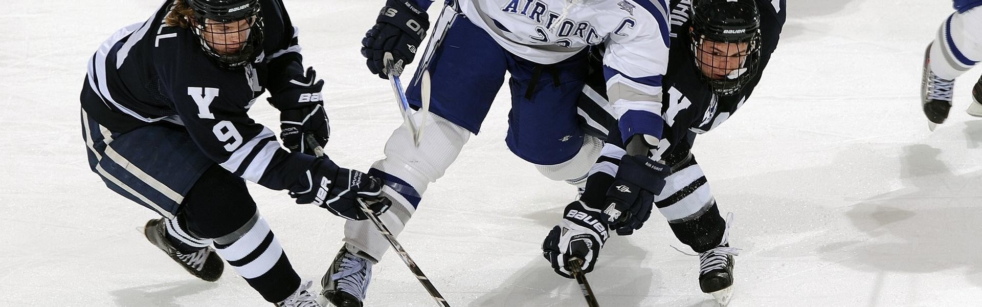 【爱游戏体育】国羽新星闪耀全英赛，女单小将力克世界第一夺冠