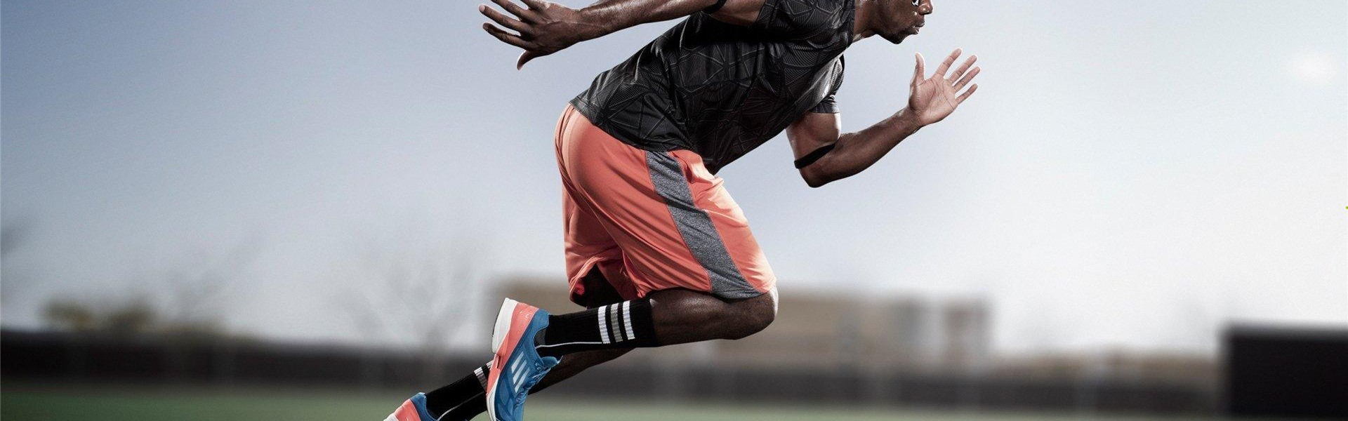 爱游戏：C罗梅开二度助球队逆转胜利，刷新个人进球纪录