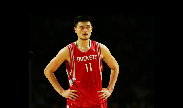 爱游戏-王者归来！传奇战队成功卫冕，再夺冠军荣耀