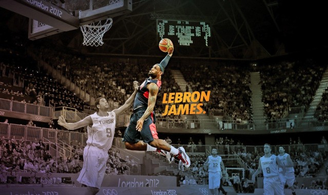 【爱游戏】C罗梅开二度助球队逆转胜利，刷新个人进球纪录